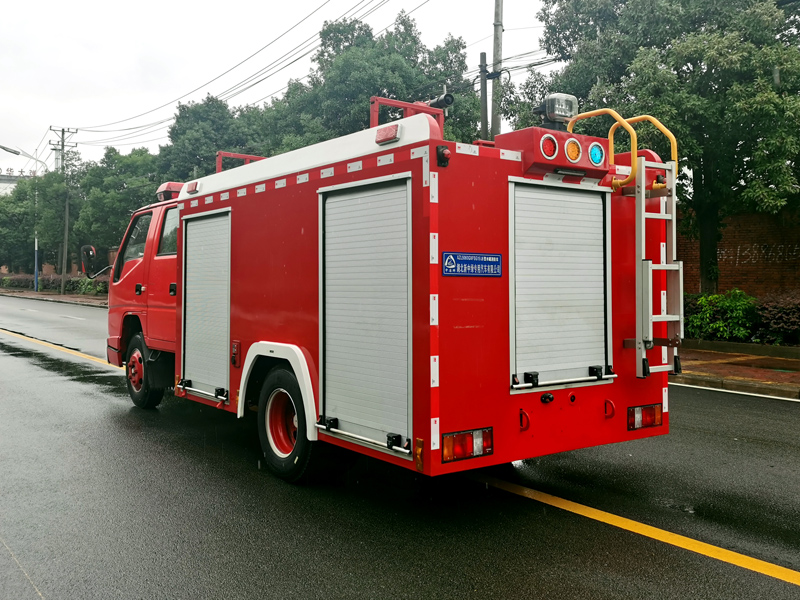 江鈴順達2噸水罐消防車