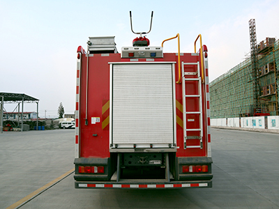 重汽豪沃11m3干粉泡沫聯用消防車