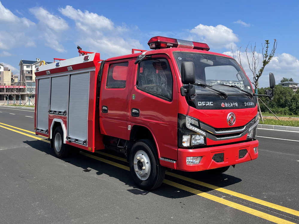 東風2.5噸水罐消防車