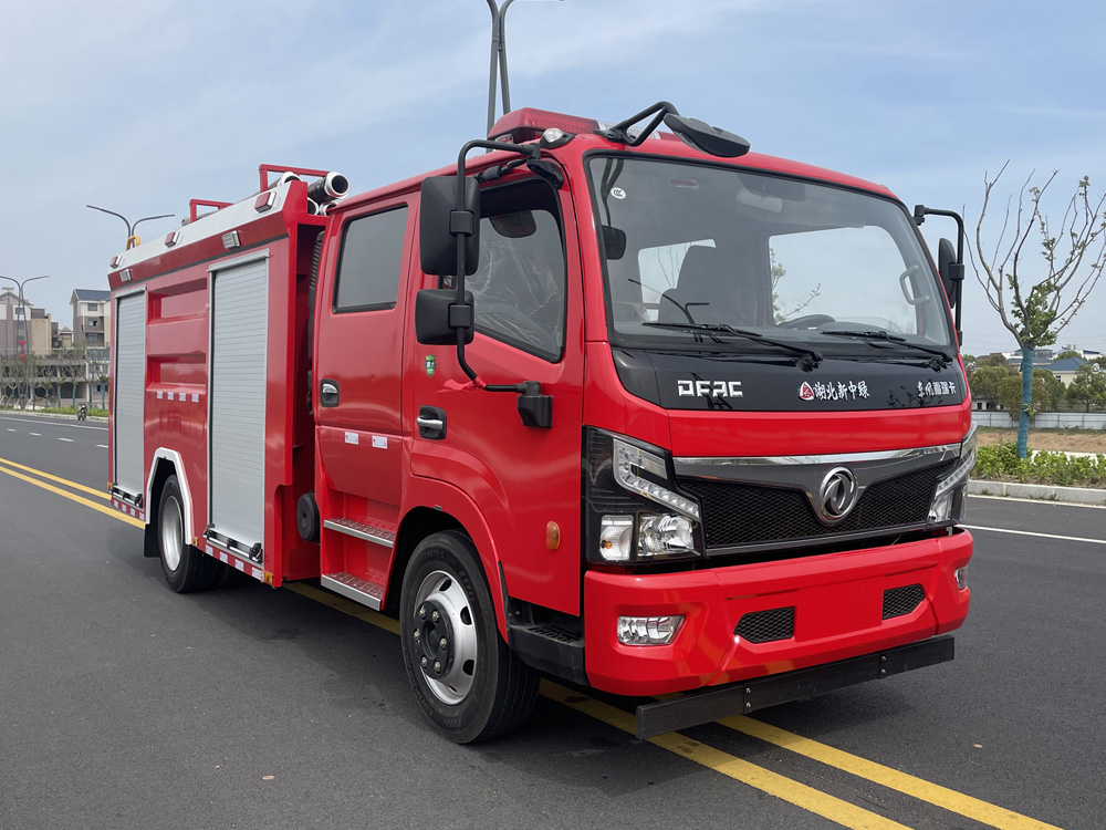 東風5噸水罐消防車