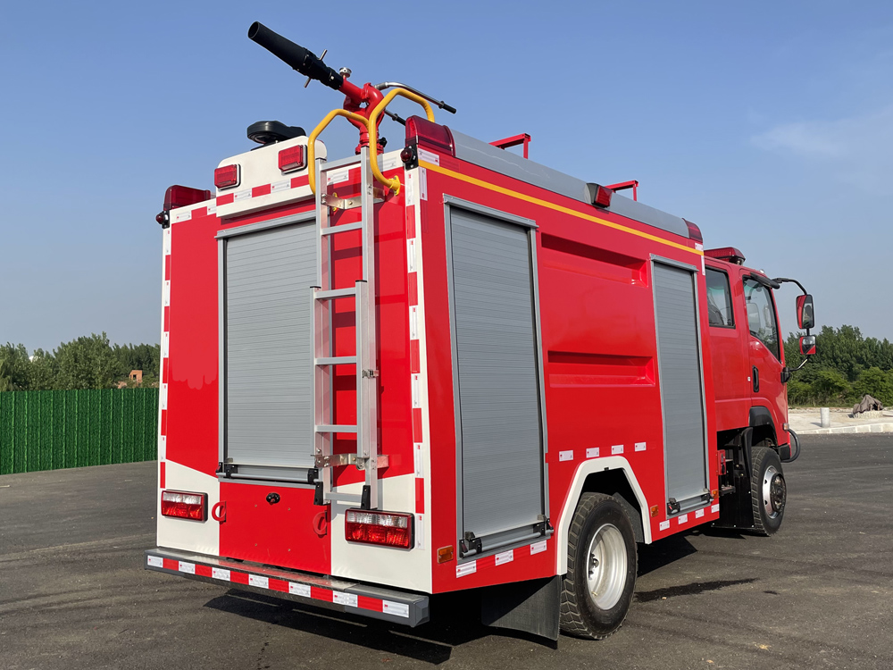 東風(fēng)4.2噸四驅(qū)水罐消防車