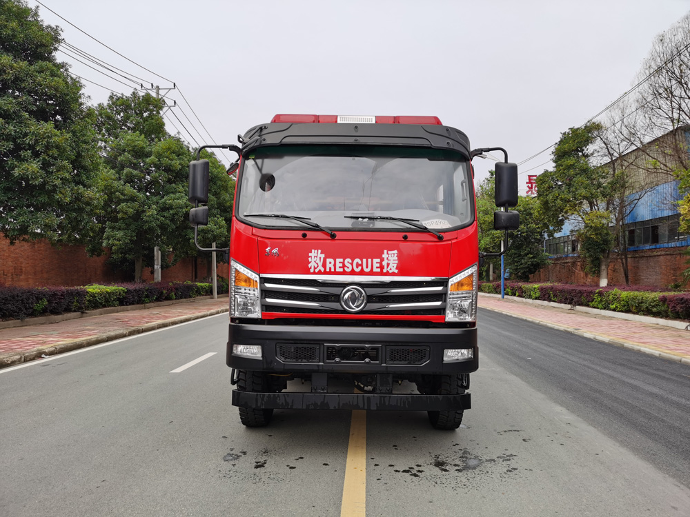 東風5噸四驅水罐消防車