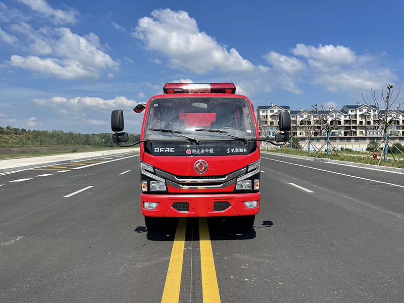 東風2.5噸水罐消防車