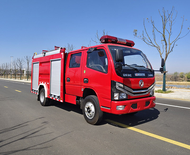 東風2.8噸水罐消防車