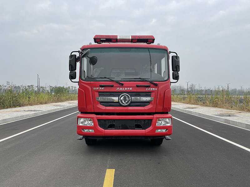 東風(fēng)多利卡D9-8噸泡沫消防車